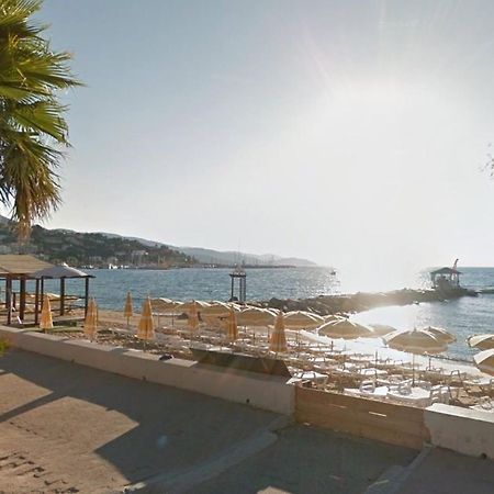 Studio Climatise Au Lavandou Avec Terrasse, Parking Et Environnement Calme - 3 Couchages - Fr-1-251-167 르 라방두 외부 사진